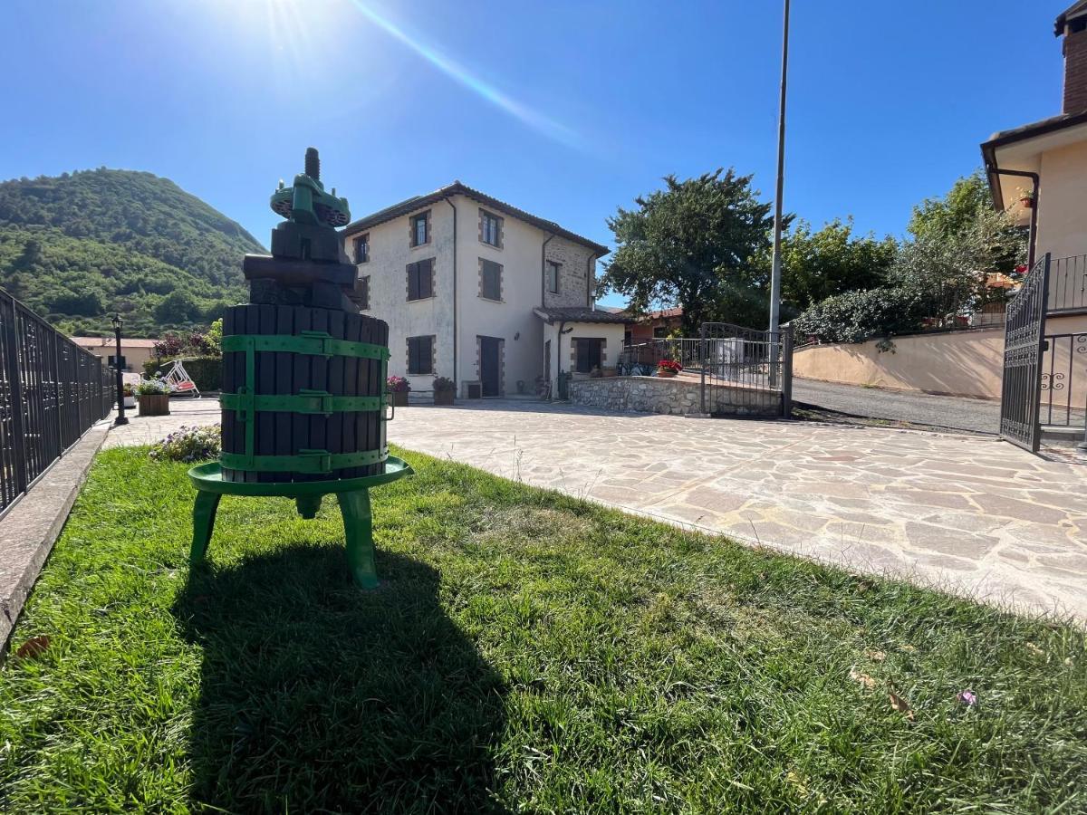 Casa Vacanze Vecchio Frantoio Residenza Moraiolo Сполето Екстериор снимка
